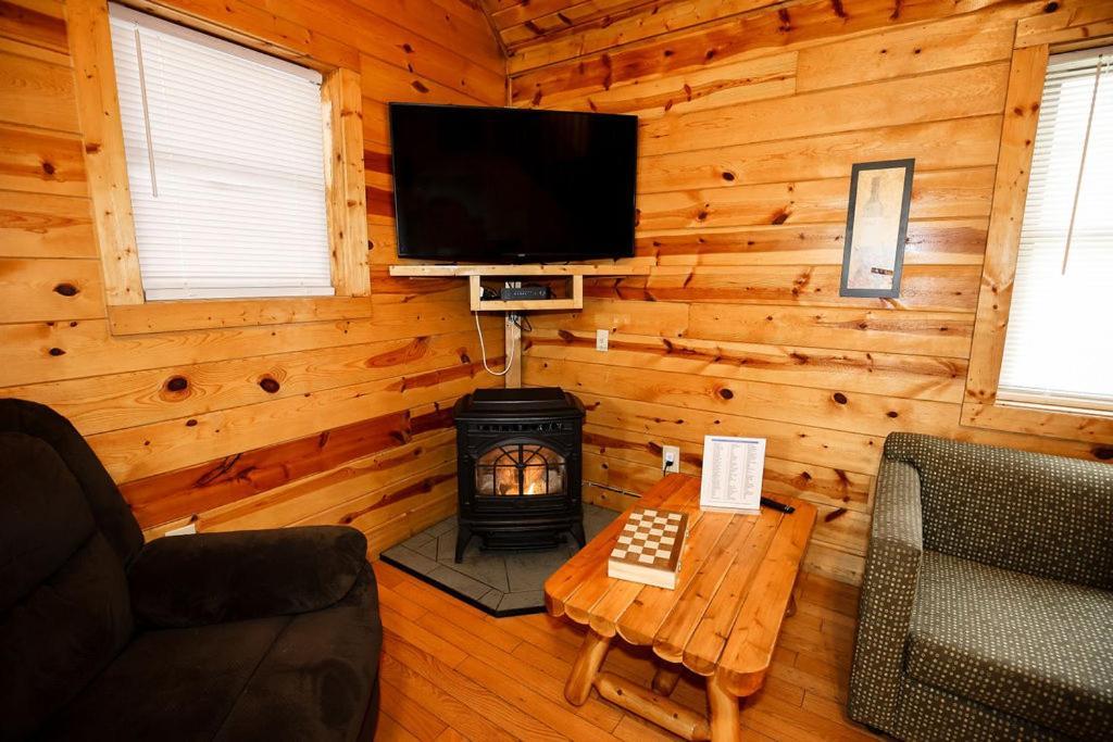 The Cabins At Pine Haven - Beckley Beaver المظهر الخارجي الصورة