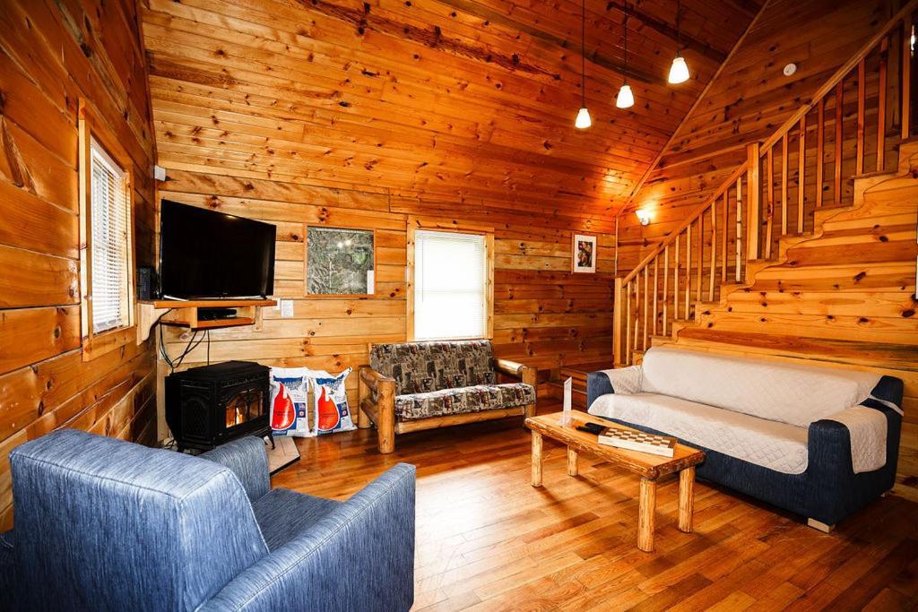 The Cabins At Pine Haven - Beckley Beaver المظهر الخارجي الصورة